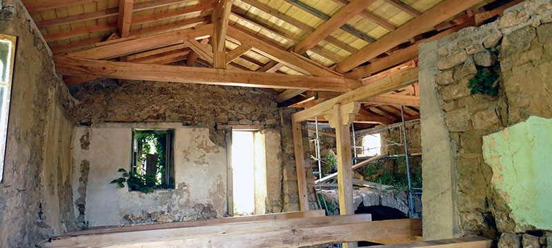 Chantier de rénovation écologique en Ardèche réalisé par Naturel Habitat